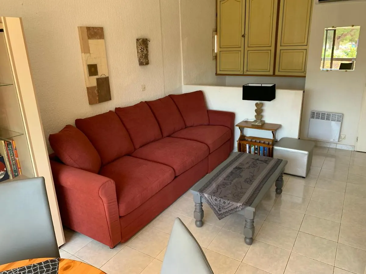 Apartment Appt T2 Tout Confort Face Plage Argentiere Avec Grande Terrasse La Londe-les-Maures